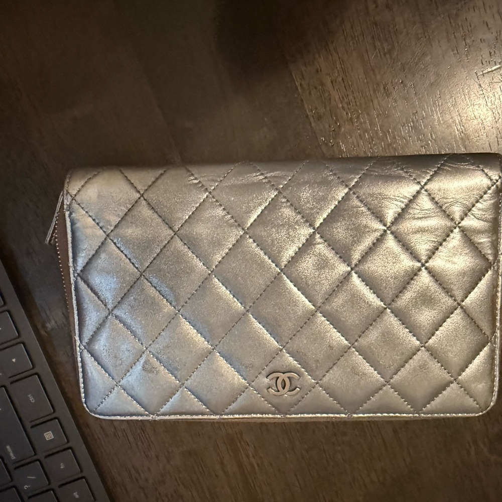 CHANEL Metallic Silver Quilted Wallet